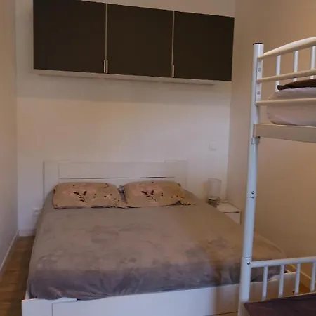 Apartman Jean Julien - Le Sancy - Wifi - 2 - 2 Salles D'eau - Rdc - 8 Personnes - Terrasse