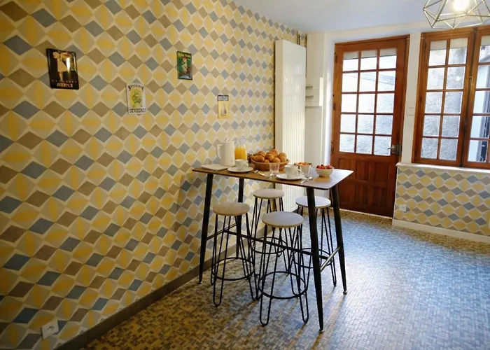 Appartement Jean Julien - Le Sancy - Wifi - 2 - 2 Salles D'eau - Rdc - 8 Personnes - Terrasse *